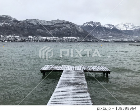 views from the shore of lake annecy after the last snowfall views from the shore of lake annecy after the last snowfall 138398964