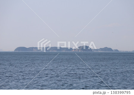 伊良湖岬(愛知県田原市)から見る篠島 伊良湖岬(愛知県田原市)から見る篠島 138399795
