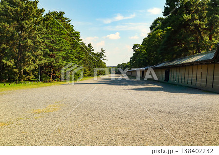 京都御所 松並木 砂利道 日本庭園 Kyoto Imperial Palace 京都御所 松並木 砂利道 日本庭園 Kyoto Imperial Palace 138402232