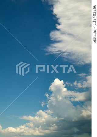 青空と白い雲 夏空 自然 背景 sky cloud blue background 青空と白い雲 夏空 自然 背景 sky cloud blue background 138402266