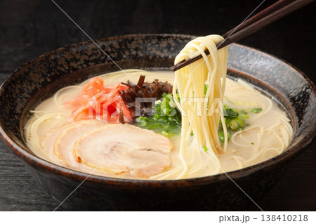 とんこつラーメン 138410218