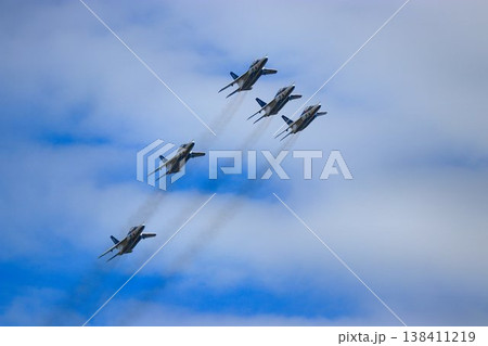 この技術が日本の空を護る… 美しい編隊飛行を魅せるブルーインパルス 138411219