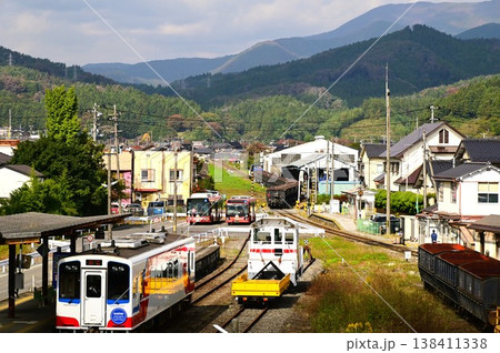 三陸鉄道盛駅 三鉄の列車と石灰石輸送列車 三陸鉄道盛駅 三鉄の列車と石灰石輸送列車 138411338