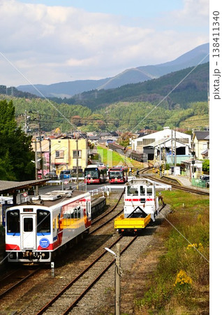 三陸鉄道盛駅 三鉄の列車と石灰石輸送列車 三陸鉄道盛駅 三鉄の列車と石灰石輸送列車 138411340