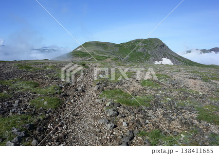 白雲分岐付近の尾根(北海道・大雪山) 白雲分岐付近の尾根(北海道・大雪山) 138411685