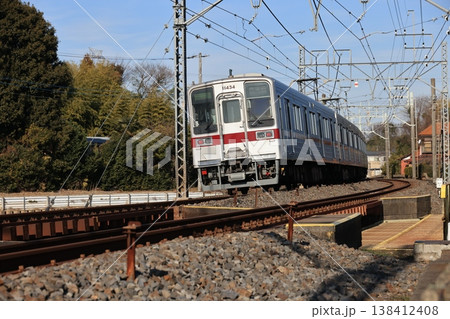 東武鉄道南栗橋行きの電車 東武鉄道南栗橋行きの電車 138412408