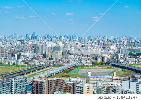 【神奈川県】川崎市役所の展望台から見える川崎駅周辺の街並み 138413247