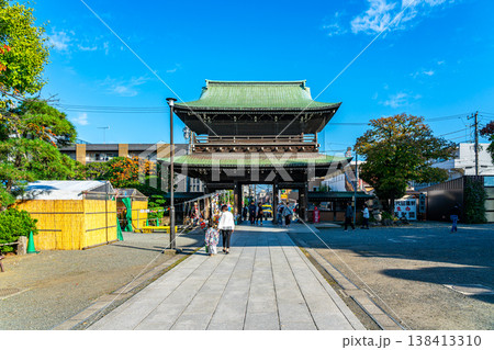 【神奈川県】爽やかな青空が広がる川崎大師 【神奈川県】爽やかな青空が広がる川崎大師 138413310