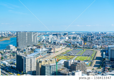 【神奈川県】川崎市役所の展望台から見える川崎駅周辺の街並み 138413347