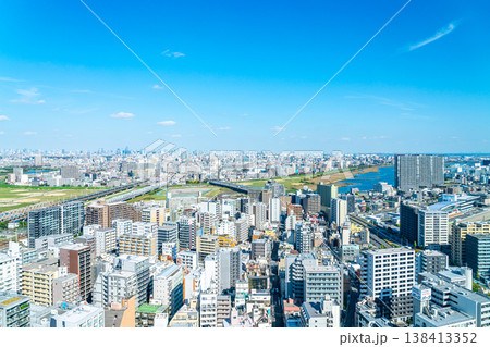 【神奈川県】川崎市役所の展望台から見える川崎駅周辺の街並み 138413352