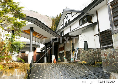 【米沢市 温泉地開湯以来の宿 白布温泉「東屋」エントランス】 【米沢市 温泉地開湯以来の宿 白布温泉「東屋」エントランス】 138413392