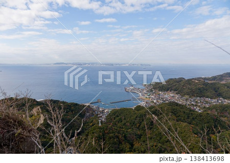 高台から見た海 138413698