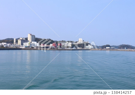 鳥羽駅から鳥羽マリンターミナルまでの遠景（三重県鳥羽市） 138414257