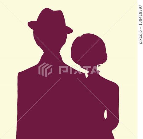 寄り添う女性と背広の男性 寄り添う女性と背広の男性 138418597