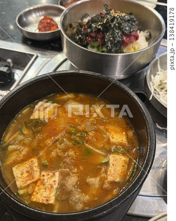 韓国 釜山 海雲台で食事 韓国 釜山 海雲台で食事 138419178