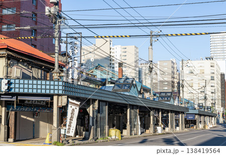 北海道札幌市　鮮魚店が軒を連ねる人気の観光名所　二条市場 138419564