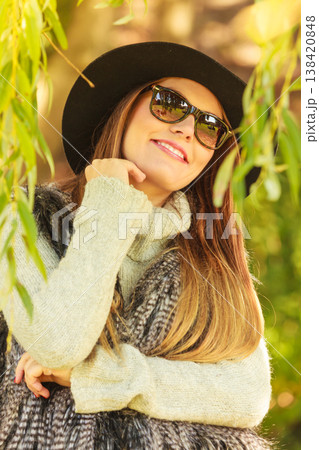 Adorable woman in sunglasses Adorable woman in sunglasses 138420848