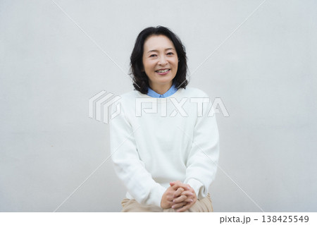 元気な実家の母のポートレート 138425549