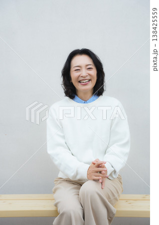 元気な実家の母のポートレート 138425559