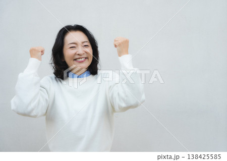 元気な実家の母のポートレート 138425585