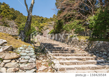安土城大手道の石段　滋賀県近江八幡市 138428584