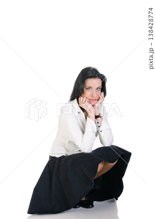 brunette business woman 138428774
