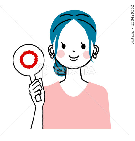 まとめ髪の若い女性 丸のプラカードを出している女性 まとめ髪の若い女性 丸のプラカードを出している女性 138429362