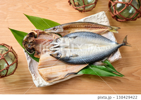 4種類の干物 138429422