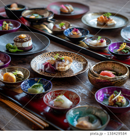 美しい器に盛られた高級会席料理の俯瞰構図 138429584