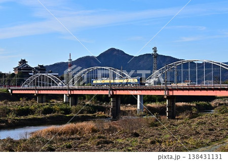 福知山城と車両 福知山城と車両 138431131
