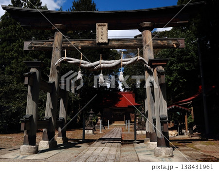 日本の原風景・神社参道 日本の原風景・神社参道 138431961