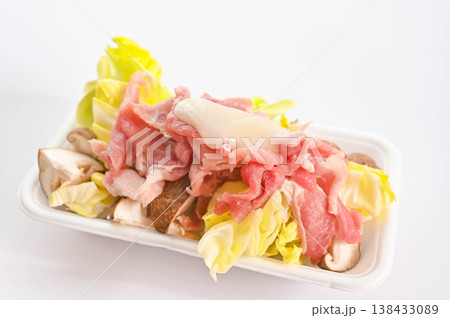 豚肉の塩こうじ炒めの材料 豚肉の塩こうじ炒めの材料 138433089
