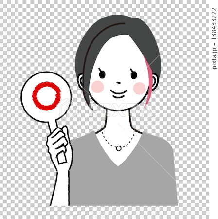 インナーカラーのショートボブの女性 笑顔で丸のプラカードを出す女性 インナーカラーのショートボブの女性 笑顔で丸のプラカードを出す女性 138433222
