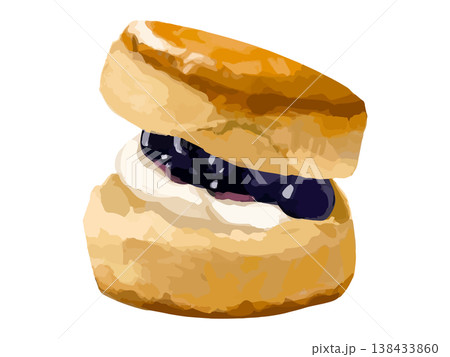 上下に割って真ん中にブルーベリージャムとクロテッドクリームをサンドしたスコーン 138433860