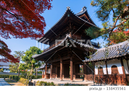Kenninji Sanmon Gate with colorful autumn leaf garden, Kyoto 138435561