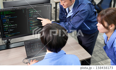 工場系ITエンジニアの教育とコードレビューの現場 工場系ITエンジニアの教育とコードレビューの現場 138438173
