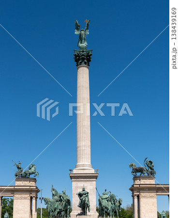 Millennium Monument with statues featuring Hungarian national leaders on the Heroes Square in Budapest, Hungary Millennium Monument with statues featuring Hungarian national leaders on the Heroes Square in Budapest, Hungary 138439169