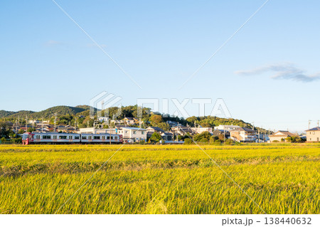 【広見線】田園地帯を走行する普通列車 【広見線】田園地帯を走行する普通列車 138440632
