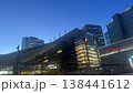 夕暮れ時の梅田の街並み 大阪ステーションシティと高層ビル群 138441612