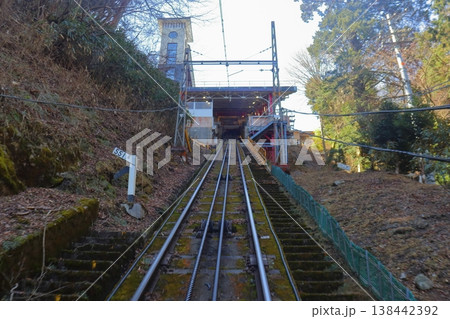 南海 高野山駅直前のケーブルカー車窓(和歌山県高野町) 南海 高野山駅直前のケーブルカー車窓(和歌山県高野町) 138442392