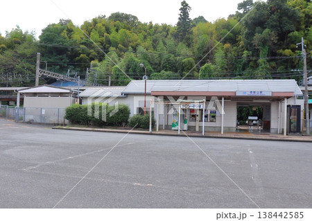 近鉄 吉野線 壺阪山駅 駅舎正面（奈良県高取町） 138442585