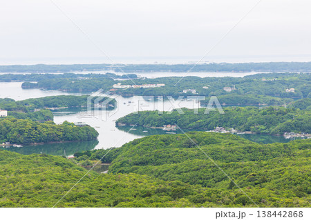 5月下旬の横山展望台・英虞湾の海岸線(三重県志摩) 5月下旬の横山展望台・英虞湾の海岸線(三重県志摩) 138442868
