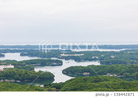 5月下旬の横山展望台・英虞湾の海岸線(三重県志摩) 5月下旬の横山展望台・英虞湾の海岸線(三重県志摩) 138442871