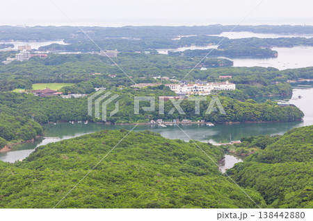 5月下旬の横山展望台・英虞湾の海岸線(三重県志摩) 5月下旬の横山展望台・英虞湾の海岸線(三重県志摩) 138442880