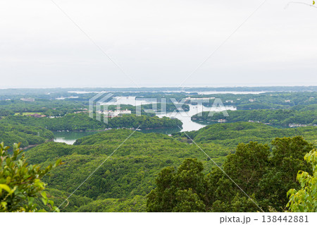 5月下旬の横山展望台・英虞湾の海岸線(三重県志摩) 5月下旬の横山展望台・英虞湾の海岸線(三重県志摩) 138442881