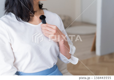 インスタグラマー　 インフルエンサー　 マイク　ワイヤレスマイク　 動画配信 138443555