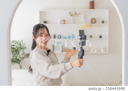 映像制作　撮影方法　物件案内　ワイヤレスマイク　収録　動画配信　女性インフルエンサー　インフルエンサ 138443898