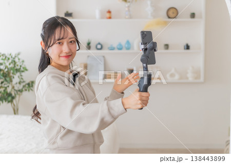 映像制作　撮影方法　物件案内　ワイヤレスマイク　収録　動画配信　女性インフルエンサー　インフルエンサ 138443899
