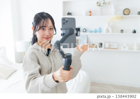 映像制作　撮影方法　物件案内　ワイヤレスマイク　収録　動画配信　女性インフルエンサー　インフルエンサ 138443902