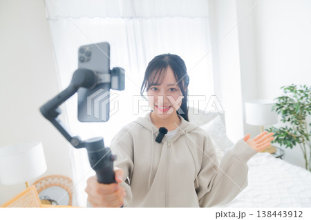 映像制作　撮影方法　物件案内　ワイヤレスマイク　収録　動画配信　女性インフルエンサー　インフルエンサ 138443912